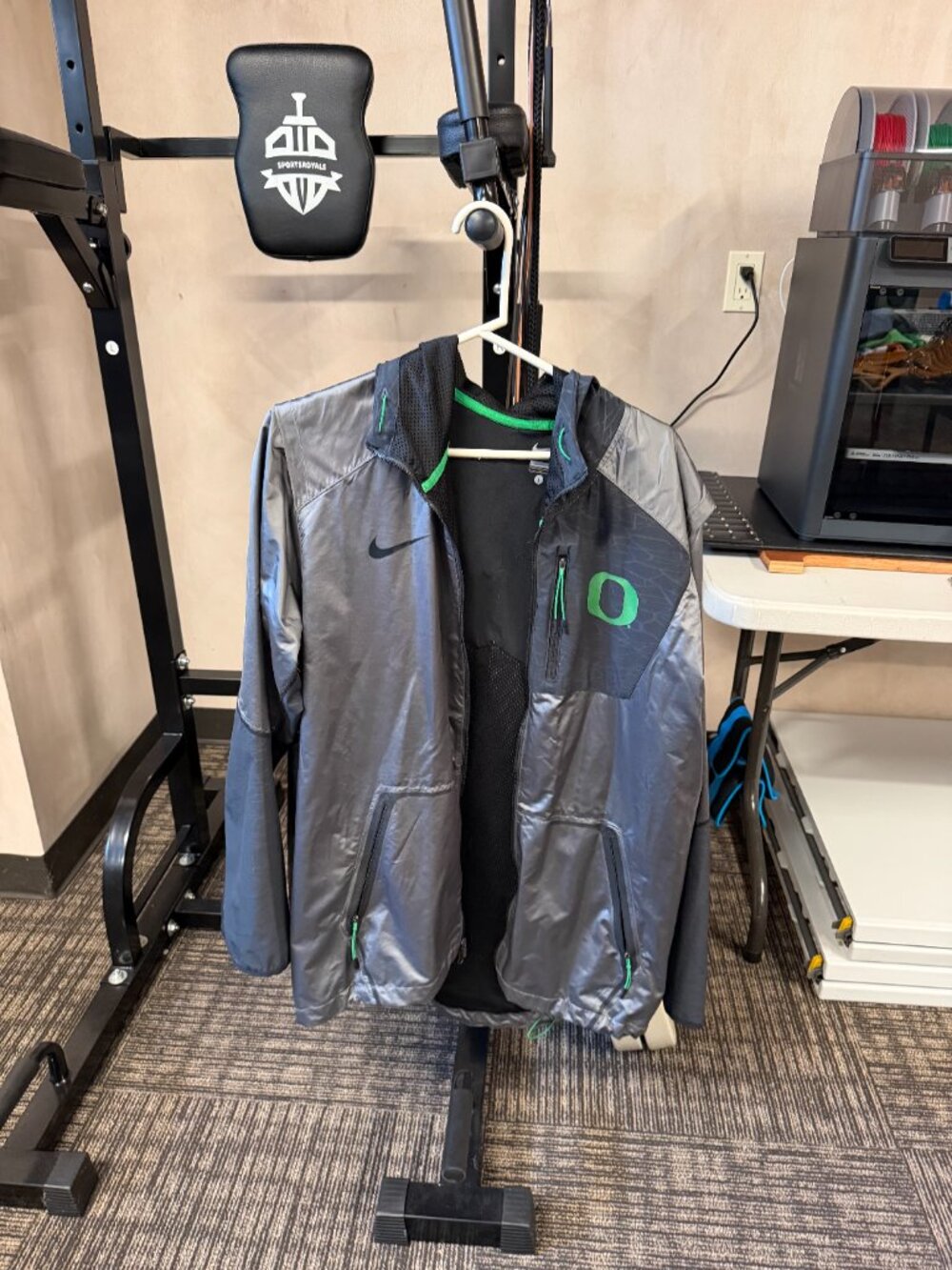 Nike Oregon Ducks Men's Large Full-Zip Hooded Windbreaker Jacket
